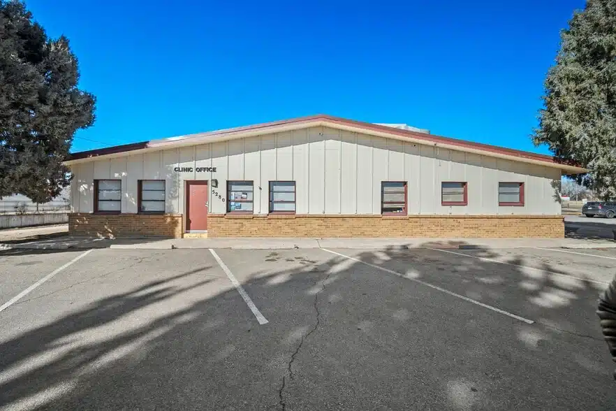 Veterinary Hospital - Sale Leasback + Covered Land Investment Opportunity — $2.2M 5280 Edison Ave | Colorado Springs, CO Now offered at $2.2M, 5280 Edison represents a unique and flexible acquisition opportunity in Colorado Springs—ideal for investors, owner-users, or developers seeking long-term upside in a land-constrained market.